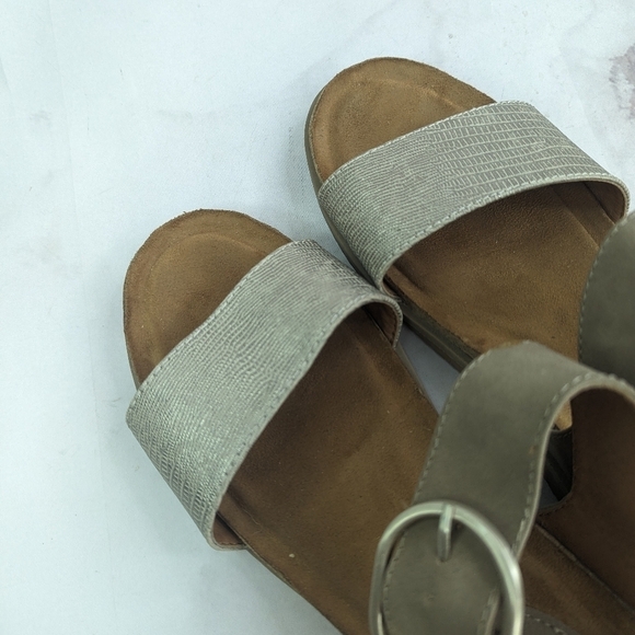 Sofft Sandals Womens 11 Metallic Gold Brown  Euro Buckle Ankle Strap Flat Greek - Picture 8 of 11